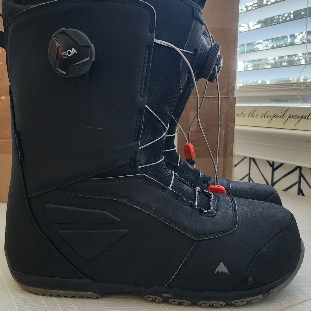 Black Snowboard Boots with BOA System